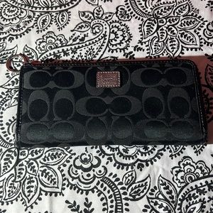 Coach Poppy Black Zipper Wallet!